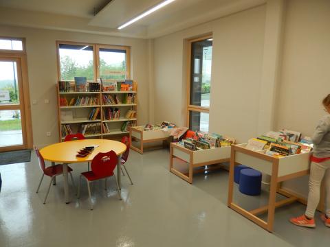 vue intérieure mobilier bibliothèque parent