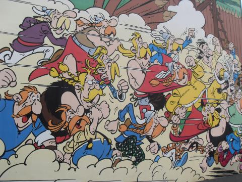 Personnages de la BD d'Astérix courant