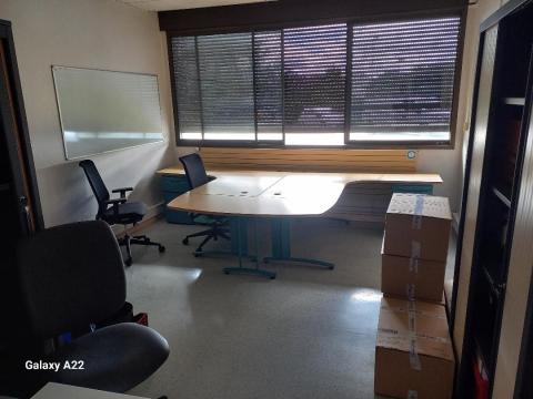 photo d'un bureau après nettoyage