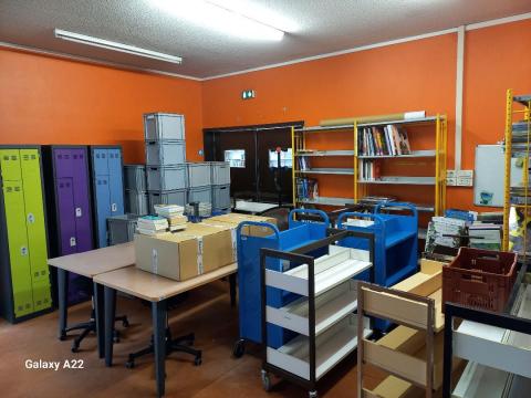 photo d'un bureau après nettoyage