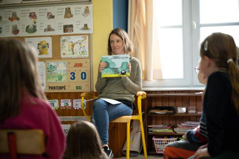 Sophie lit son album