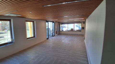 photo de l'espace d'accueil du bâtiment encore en chantier