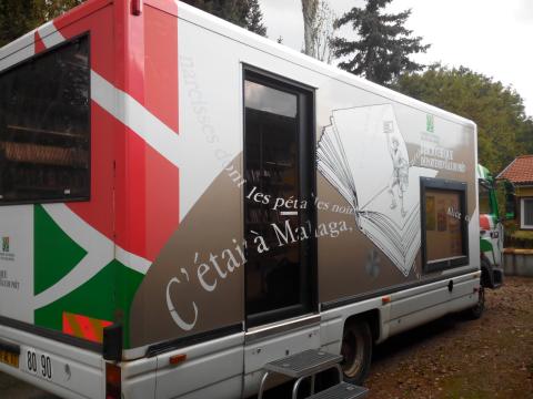 bibliobus de l'annexe d'Issoire