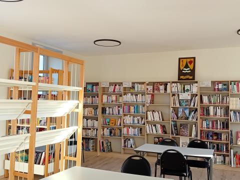 Espace de la bibliothèque de Perrier