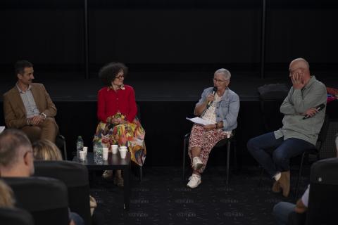 les 4 participants de la table-ronde