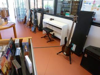photo instruments de musique médiathèque Pays de Saint Eloy
