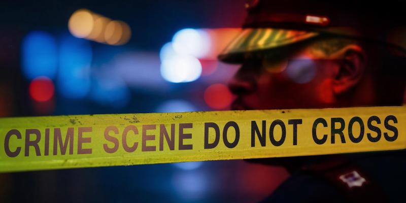 bande jaune avec marqué "crime scene do not cross"